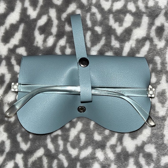 GIRL’S DAISY GLASSES W/DAISY CASE - Picture 4 of 4